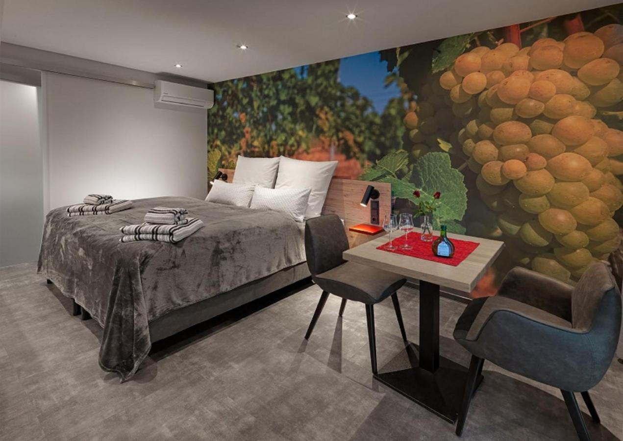 אלזנאו אין אונטרפראנקן Weinmotel Simon 1 A מראה חיצוני תמונה