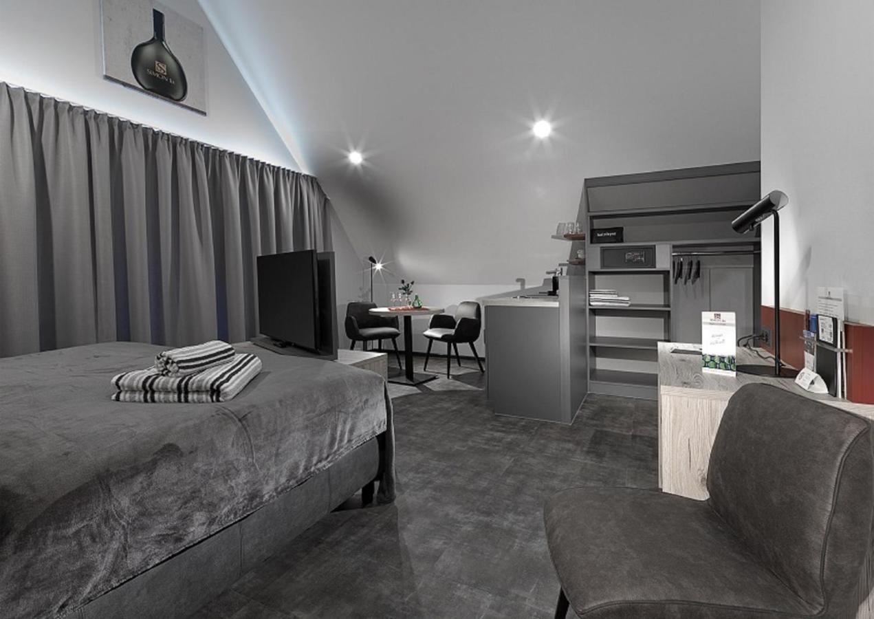 אלזנאו אין אונטרפראנקן Weinmotel Simon 1 A מראה חיצוני תמונה